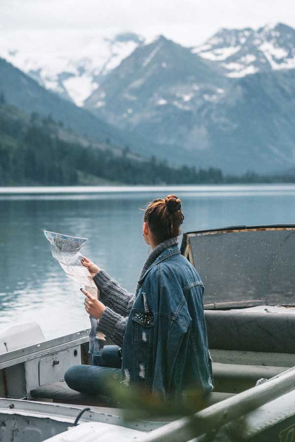 Revisão periódica e atualização de planos de sucessão